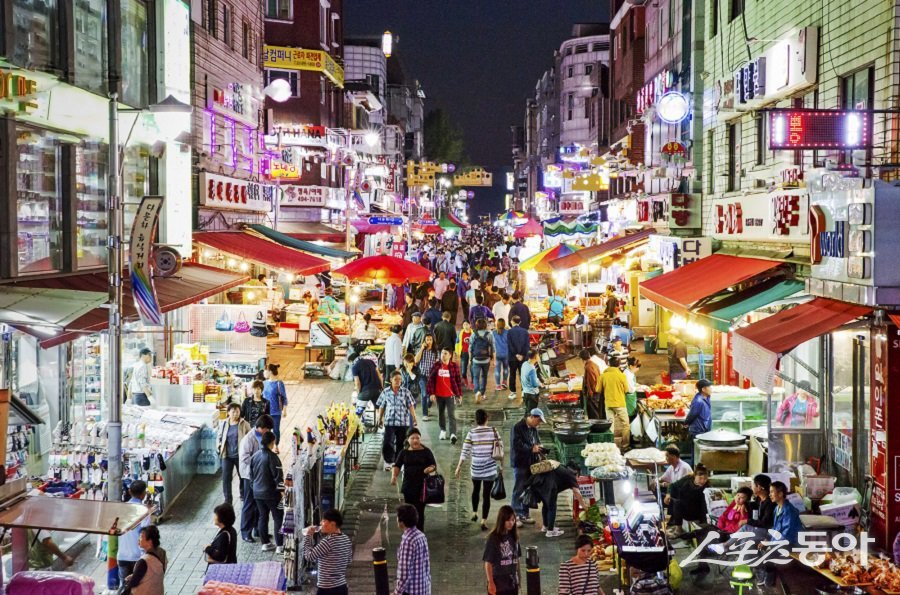 안산시는 대표 관광명소 ‘안산12경’을 소개했다(다문화거리). 사진제공|안산시