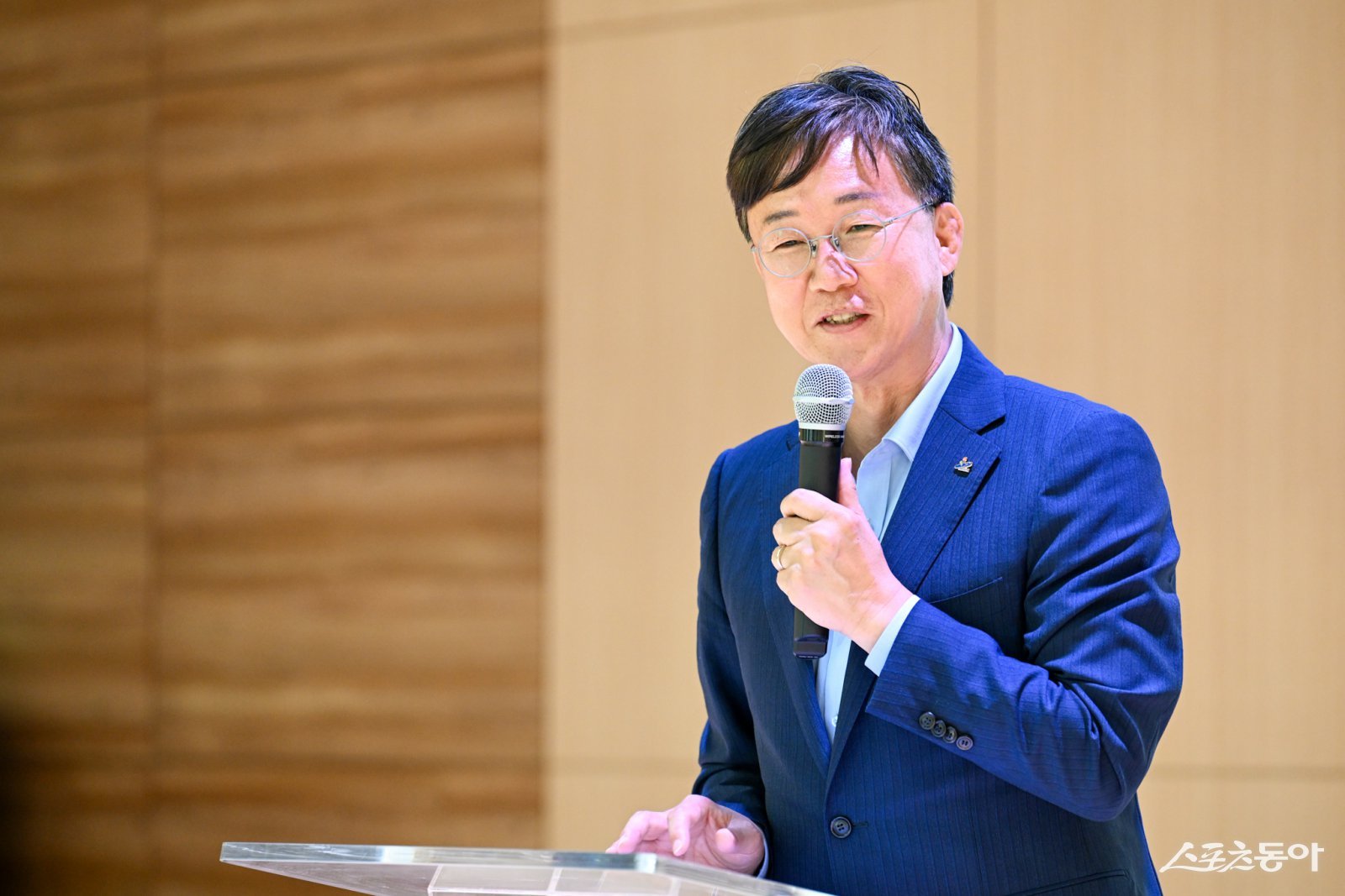 이민근 안산시장이 지난 6월 17일 원곡초등학교 준공식에서 인사 발언을 진행하고 있다. 사진제공|안산시