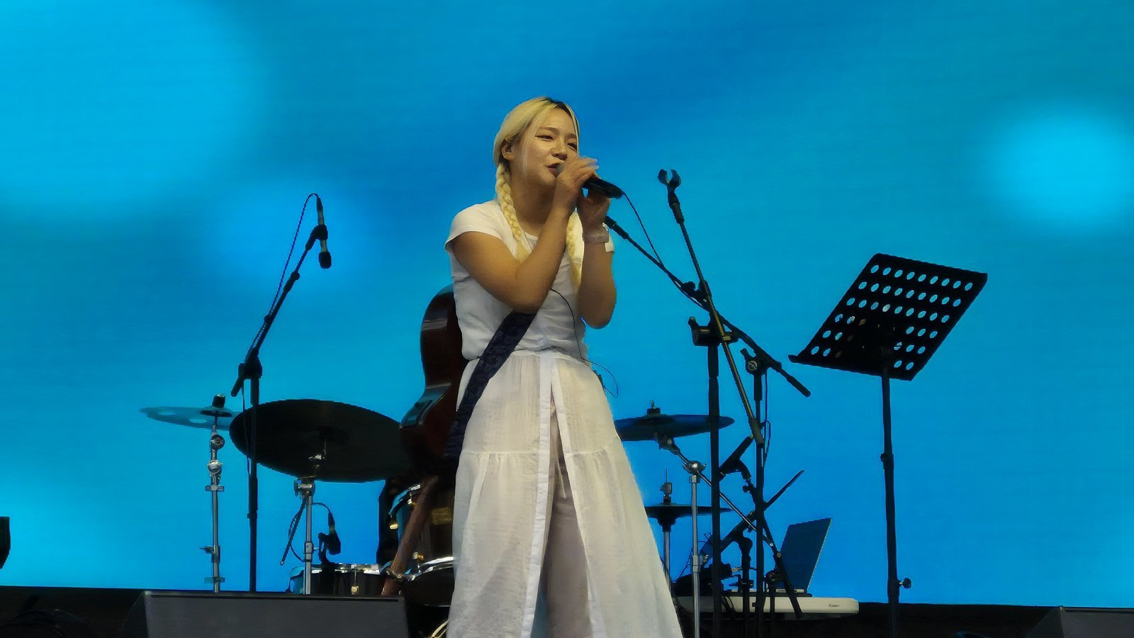 2020년 ‘꼰대’로 데뷔한 싱어송라이터 빈채는개성있는 음색과 완성도 높은 자작곡을 선보여 큰 호응을 얻었다. 파주 | 양형모 기자