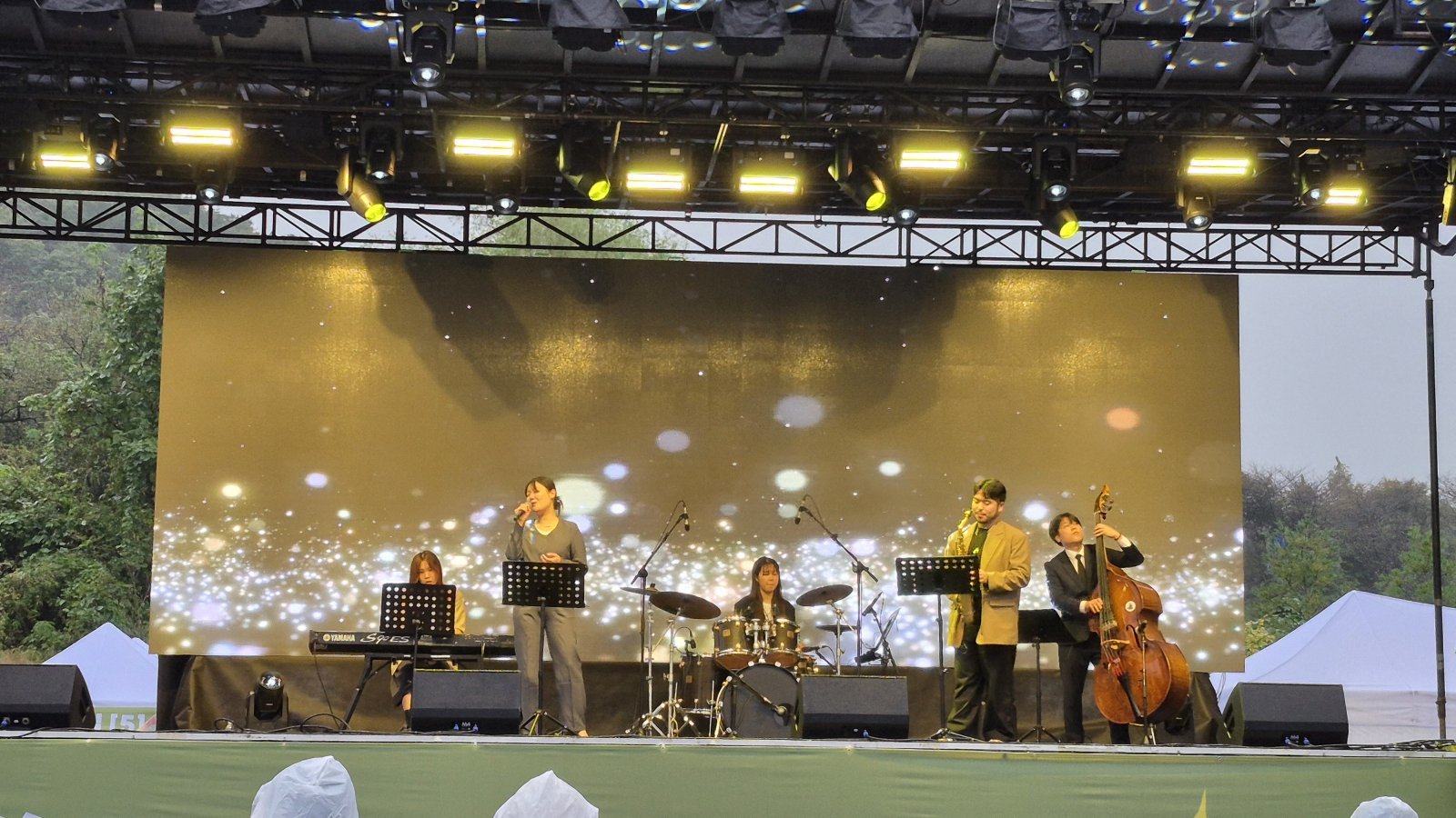 배우다 재즈밴드의 연주 모습. 파주 | 양형모 기자