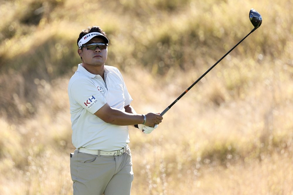 서른이라는 적지 않은 나이에 꿈을 위해 도전에 나섰던 ‘불곰’ 이승택이 마침내 내년 시즌 PGA 투어 카드를 획득했다. 콘페리투어 파이널스 최종전에 나선 이승택의 모습. 사진제공 | PGA 투어