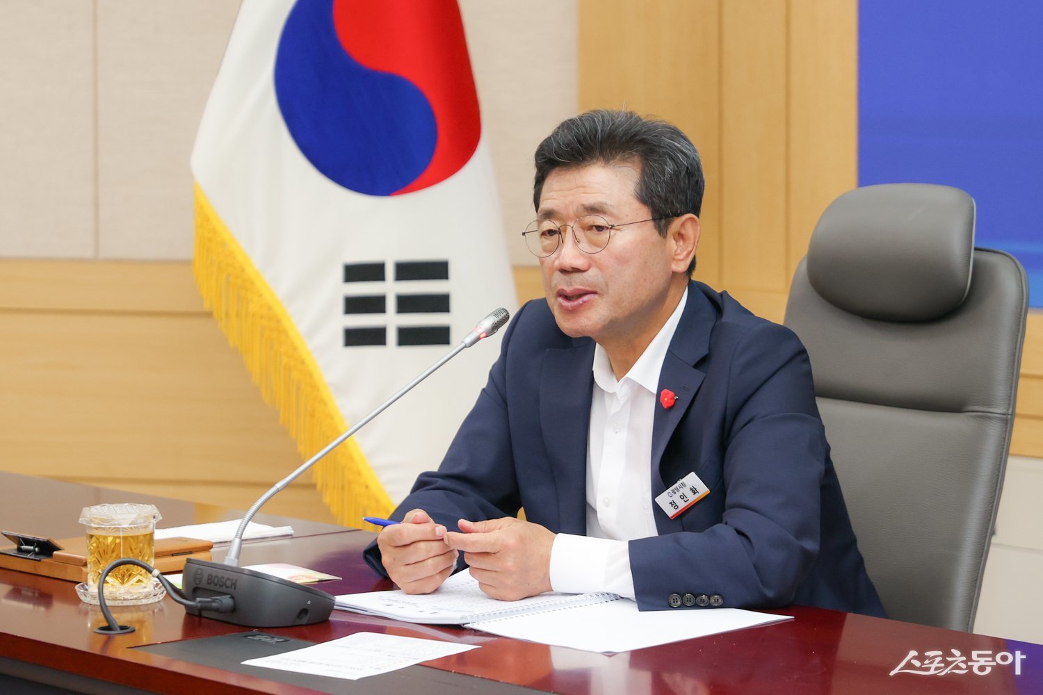 정인화 광양시장이 최근 시청 창의실에서 ‘2026년 신규시책 보고회’를 주재하고 있다. 사진제공=광양시