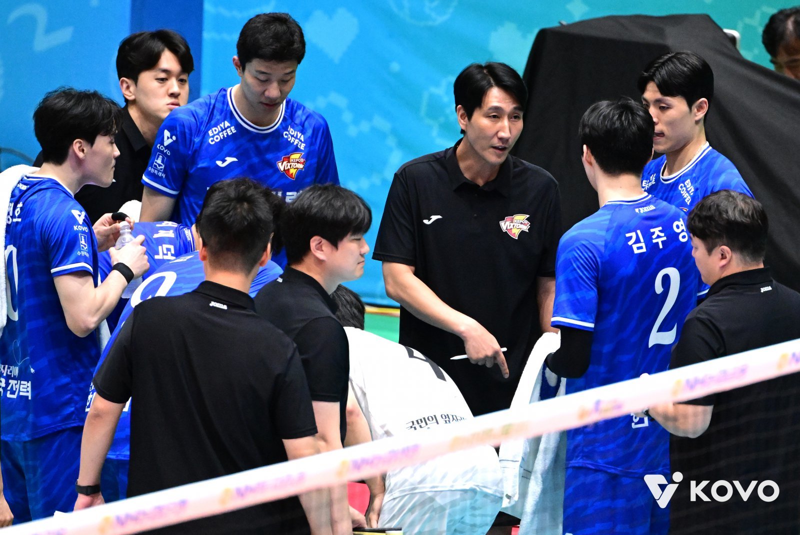 한국전력 권영민 감독은 지난 시즌 6위의 아쉬운 성적에도 소득이 있었다고 이야기한다. 지난 시즌 어린 선수들의 꾸준한 성장과 함께 과감한 전력 보강으로 새 시즌 더 높은 성적을 바라본다. 사진제공|KOVO