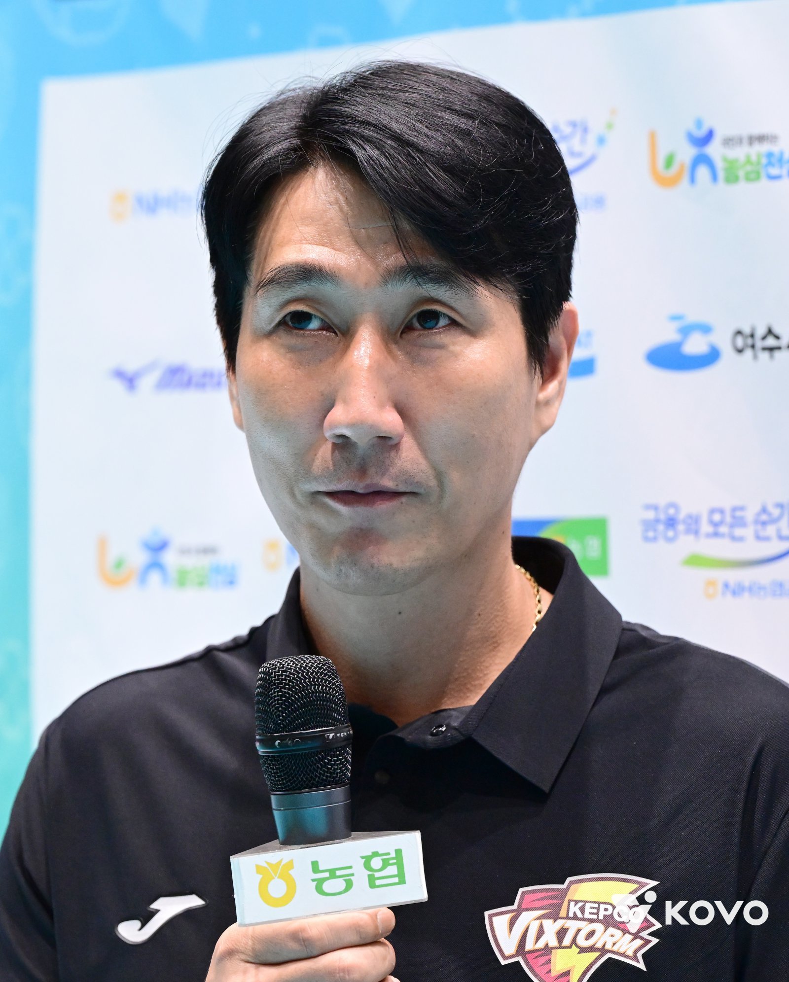 한국전력 권영민 감독은 지난 시즌 6위의 아쉬운 성적에도 소득이 있었다고 이야기한다. 지난 시즌 어린 선수들의 꾸준한 성장과 함께 과감한 전력 보강으로 새 시즌 더 높은 성적을 바라본다. 사진제공|KOVO