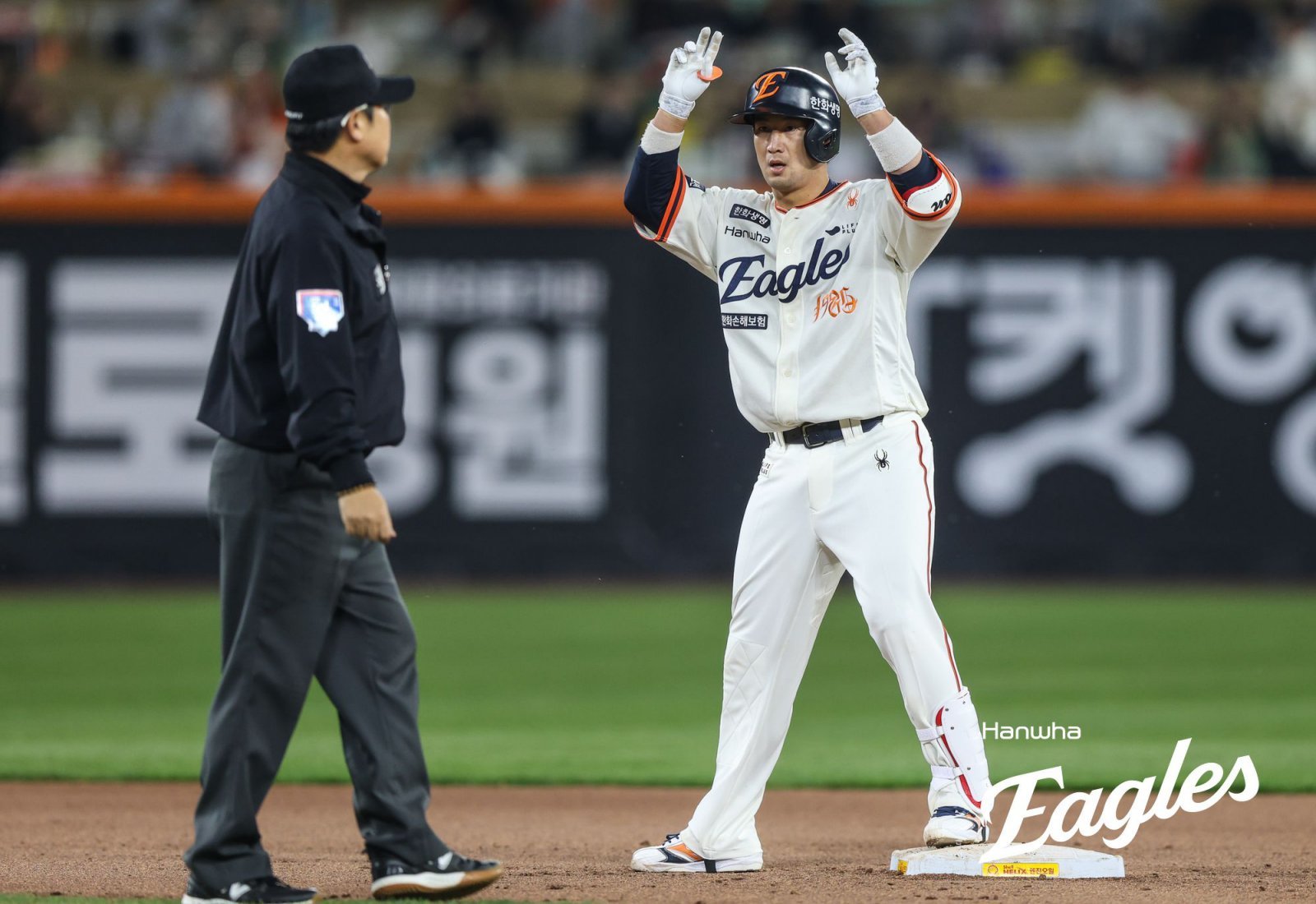 한화 최재훈은 가을야구가 무척이나 간절했다. 2018시즌 이후 7년 만에 나서는 PS서 아쉬움을 설욕하고자 입술을 깨물었다. 사진제공|한화 이글스