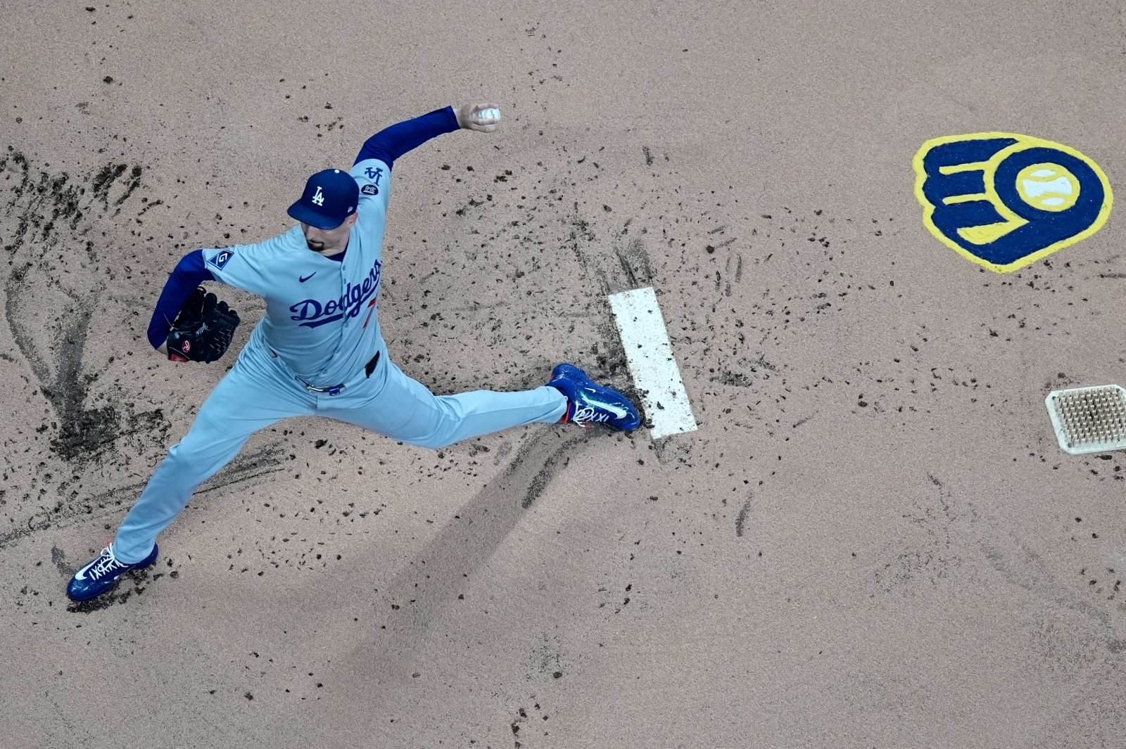 다저스 블레이크 스넬은 14일(한국시간) 아메리칸패밀리필드에서 열린 ‘2025 MLB PS’ NLCS 1차전 밀워키와 원정경기서 선발등판해 8이닝 10탈삼진 무실점 투구로 승리를 이끌었다. 밀워키(미 위스콘신주)|AP뉴시스