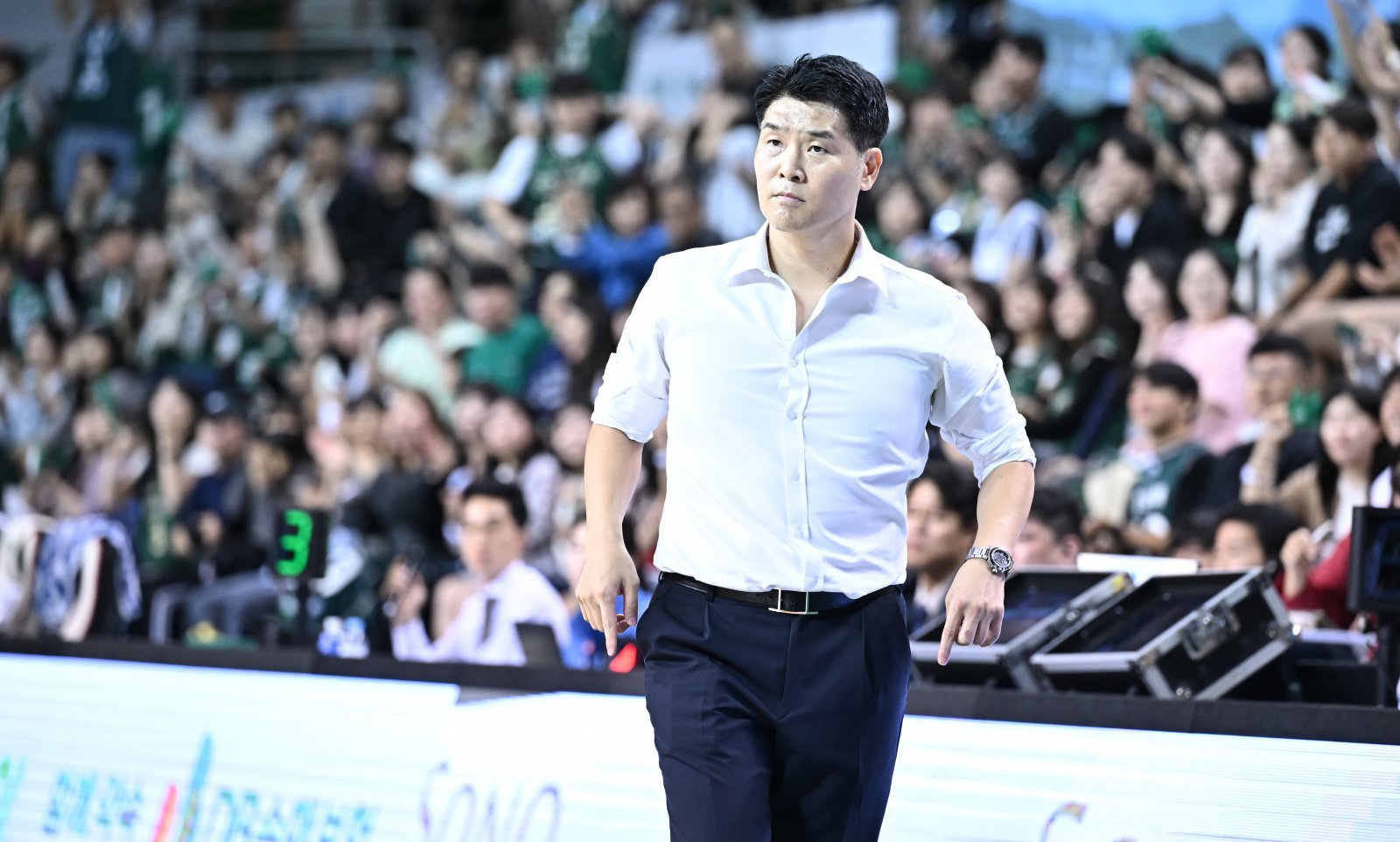 조상현 LG 감독(사진)은 양준석, 유기상의 과부하를 방지하기 위해 온 힘을 쏟고 있다. 사진제공|KBL