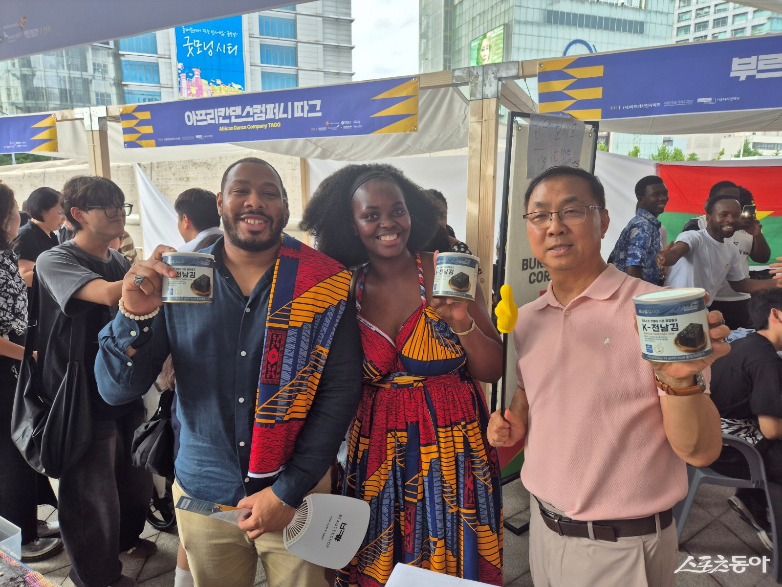 전라남도가 신안 갯벌에서 생산된 곱창돌김으로 만든 프리미엄 김 브랜드 ‘K-전남김’을 출시하며 김 산업 세계화에 본격적으로 나섰다.