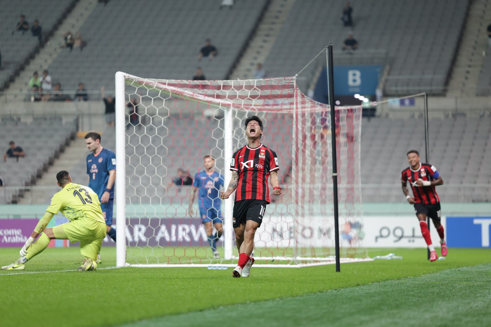 서울 측면 수비수 최준은 리그와 ACLE 병행에 대해 큰 부담감을 느끼지 않는다. 오히려 큰 무대를 뛸 수 있다는 사실에 기대감이 크다. 올 시즌 왕성한 활동량과 끈질긴 수비로 팀의 후반기 상승세에 힘을 보탠다. 사진제공|한국프로축구연맹