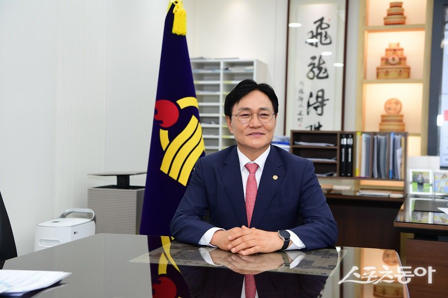 박용철 강화군수, 취임 1주년 맞아 안정· 미래·혁신으로 답하다. 사진제공｜강화군청