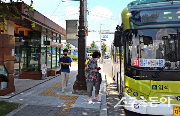 경주시는 ‘2025 APEC 정상회의’ 기간 동안 일부 시내버스 노선을 임시로 우회 운행한다. 사진제공 ㅣ 경주시
