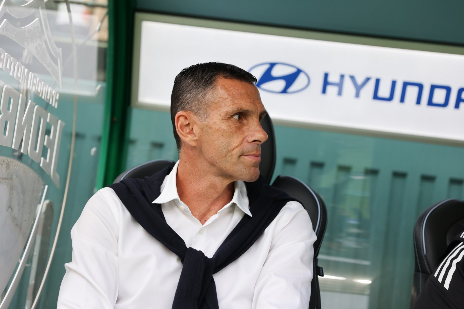 거스 포옛 전북 현대 감독이 18일 전주성에서 열린 수원FC와 K리그1 홈경기 도중 그라운드를 응시하고 있다. 사진제공|한국프로축구연맹