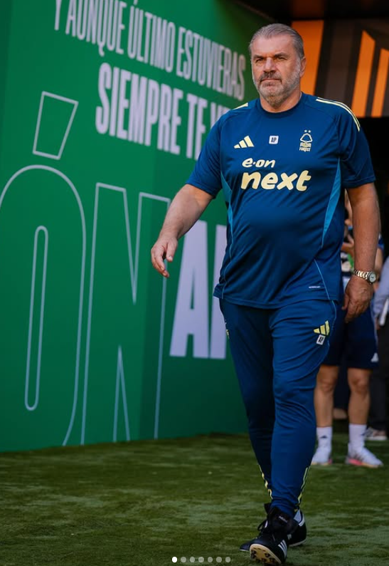 포스테코글루 노팅엄 감독이 19일(한국시간) 경질됐다. 지난 시즌 토트넘을 UEL 우승으로 이끌고도 EPL에서 부진한 성적으로 경질된 그는 노팅엄에서도 부진한 성적을 거둔 탓에 39일만에 짐을 싸야했다. 사진제공│노팅엄 포레스트 인스타그램