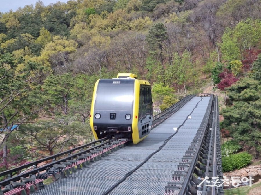 강화군 화개산모노레일 운영 전경. 사진제공|강화모노레일 제공