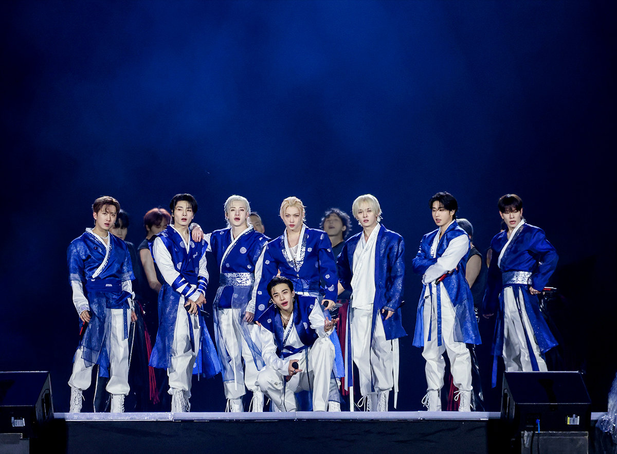 스트레이 키즈가 인천 아시아드 주경기장에서 1년간 34개 도시를 돌며 진행한 월드투어 ‘도미네이트’의 피날레를 화려하게 장식했다. 사진제공 | JYP 엔터테인먼트