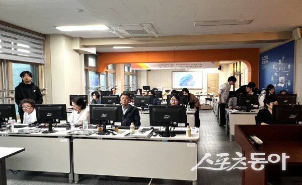 영덕군 로하스수산식품지원센터가 ‘생성형 AI를 활용한 마케팅 역량 강화 교육’을 실시했다. 사진제공 ㅣ 영덕군