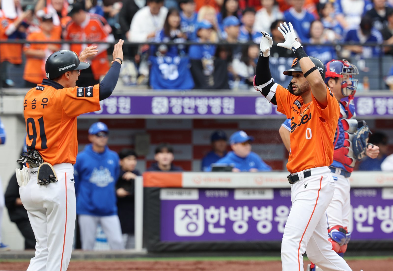 한화는 PO 2차전 대전 삼성과 홈경기부터 본격적으로 홈런포를 가동하기 시작했다. 대전|뉴시스