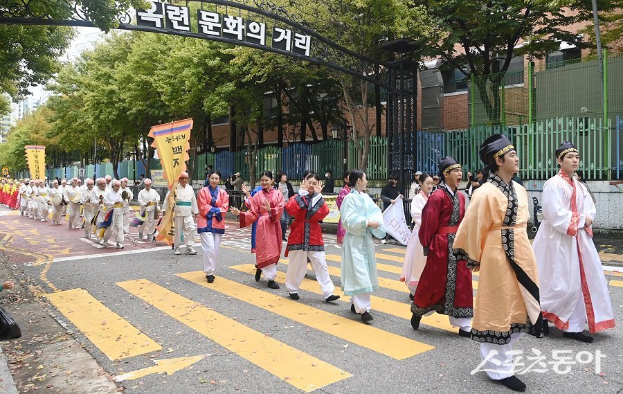 인천 연수구,  능허대 축제 백제 사신 행렬로 성황리에 진행됐다. 사진제공｜인천 연수구청