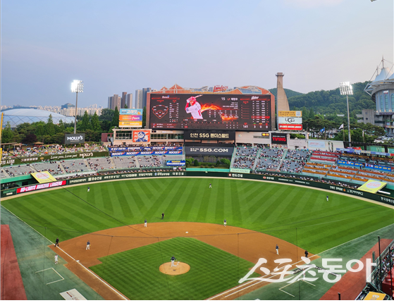 인천SSG랜더스필드에서 벌어진 NC-SSG전. 사진 제공|이수정 학생기자