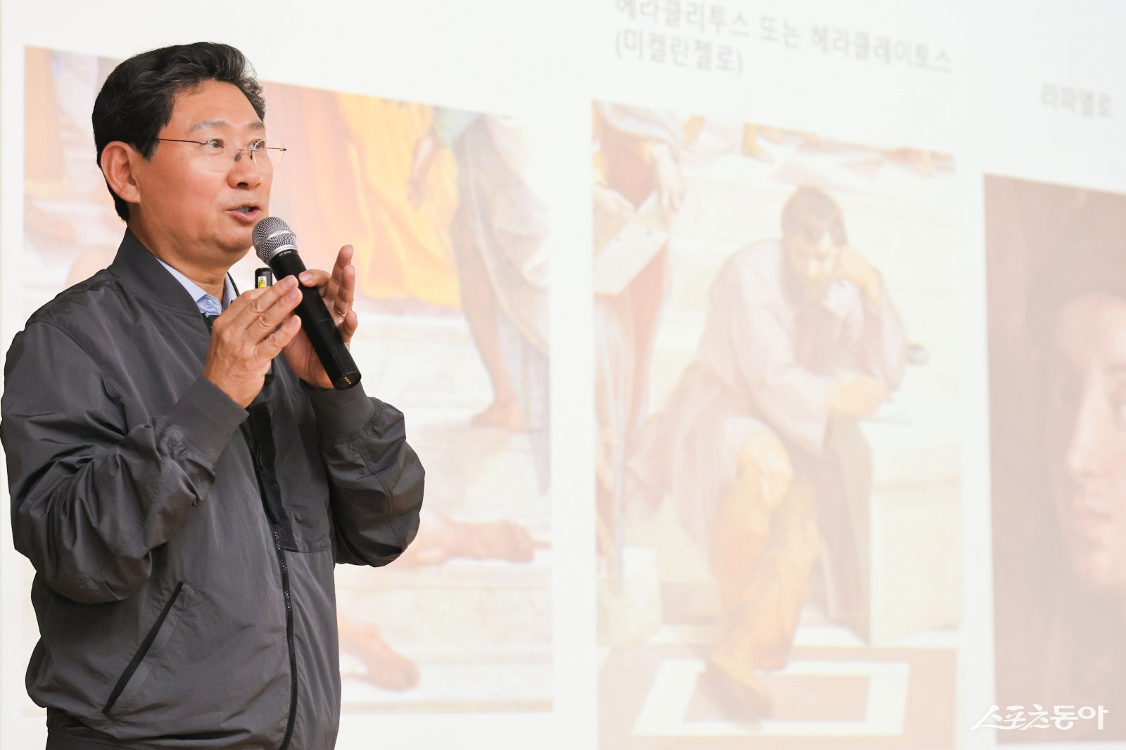 이상일 용인특례시장은 지난 20일 포곡 생활안전협의회 회원을 대상으로 특강을 진행했다. 사진제공|용인시