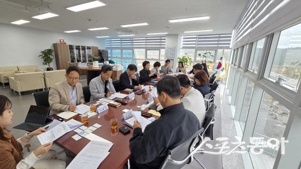 경상북도가 북극해 항로 시대를 준비하기 위한 해양 전문인재 양성 첫 회의를 진행하고 있다. 사진제공 ㅣ 경북도
