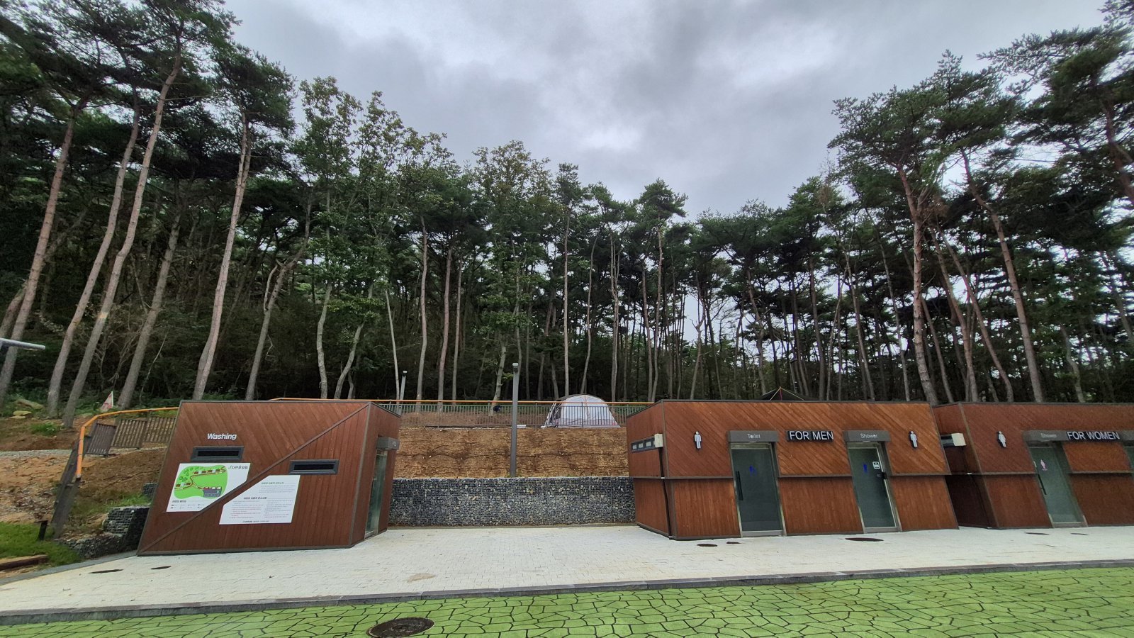 덕적도 자연휴양림 캠핑장의 시설은 깨끗하고 편리했다