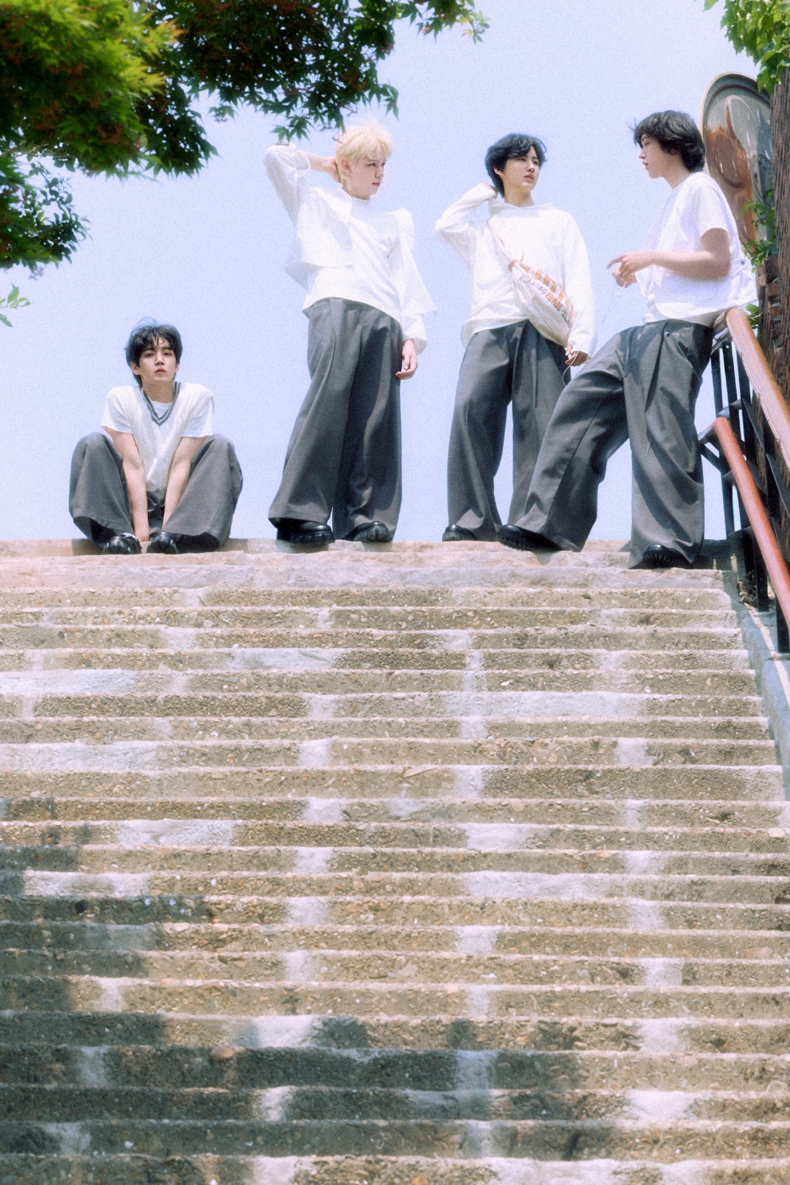 신인 밴드 AxMxP가 ‘엠카운트다운’을 시작으로 타이틀곡 ‘Shocking Drama’ 활동에 돌입한다. 정규 1집으로 밴드 데뷔 앨범 초동 1위를 기록한 이들은 각종 음악 페스티벌까지 섭렵하며 차세대 밴드로 급부상 중이다. 사진제공|FNC엔터테인먼트