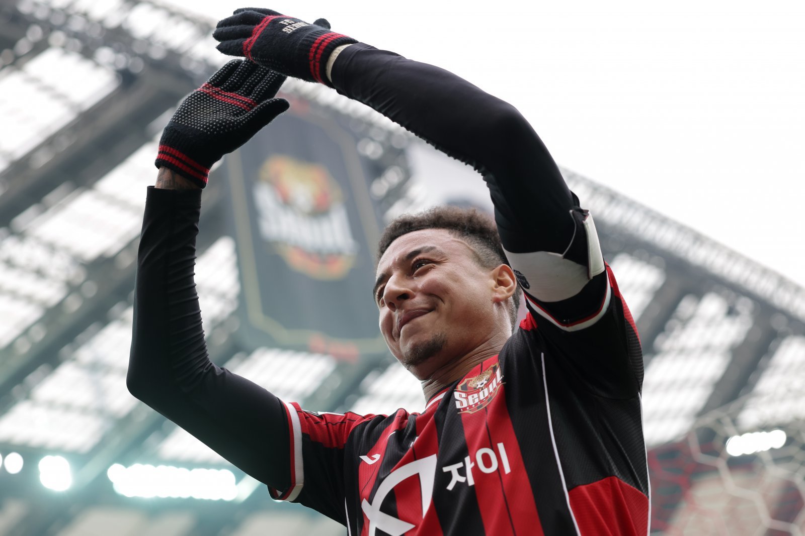 트로피도, 타이틀도 없지만…축구에 대한 진심, 승리 열망으로 서울과 동행한 ‘캡틴’ 린가드, 성큼 다가온 선택의 시간