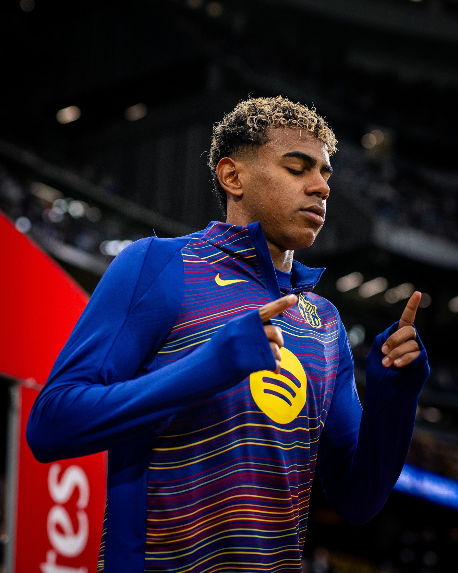 라민 야말은 27일 산티아고 베르나베우에서 열린 레알 마드리드와 원정경기에 앞서 “레알 마드리드는 징징대고, 심판을 훔친다”고 말했다. 이 발언에 대해 ‘미성숙한 태도’였다는 의견이 지배적이지만, 스타성의 발로라는 의견도 있다. 사진출처|바르셀로나 페이스북