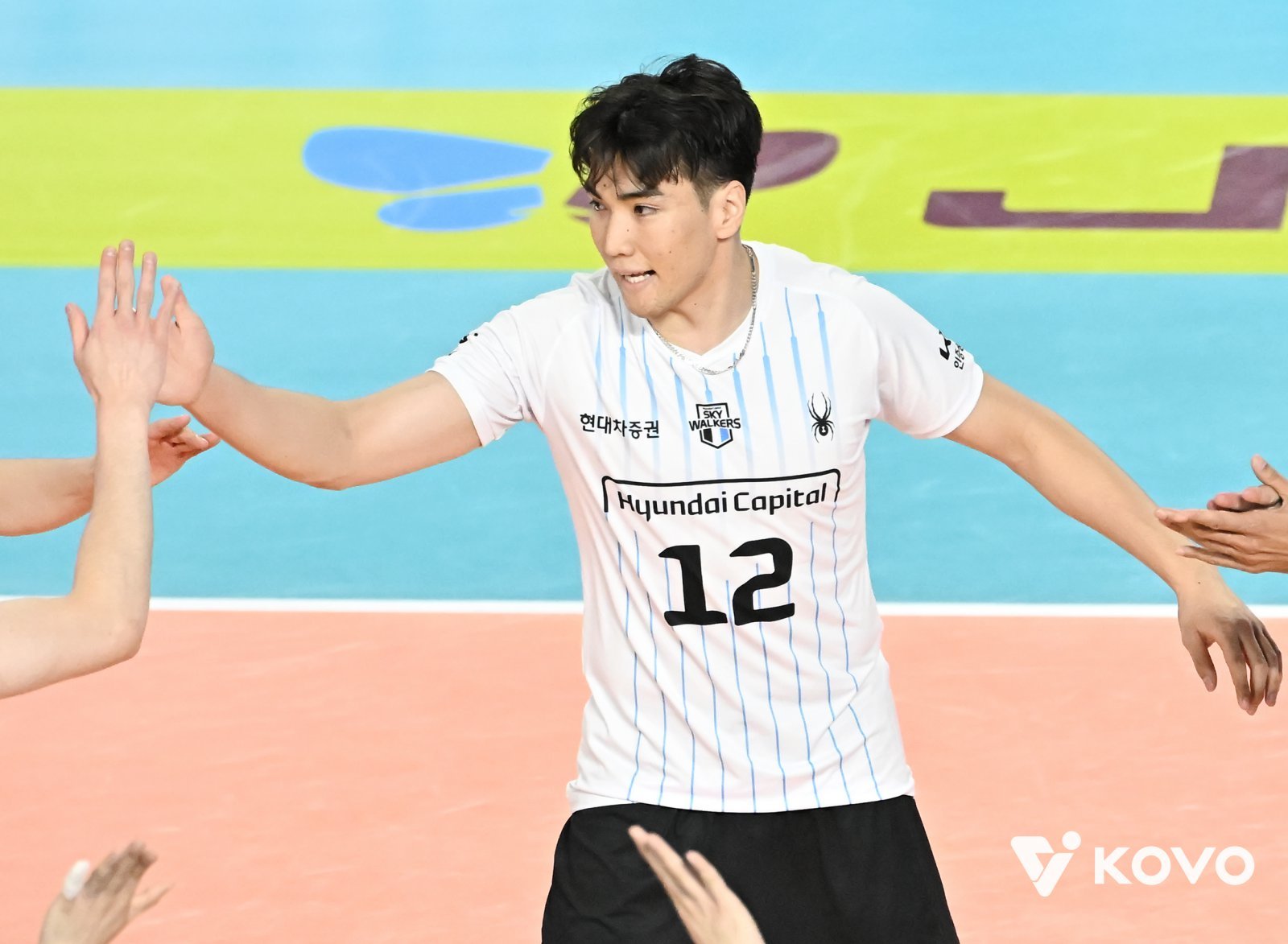 현대캐피탈 아시아쿼터 바야르사이한 밧수는 이번 시즌 V리그 남자부에서 아포짓 스파이커로서 대박조짐을 보이고 있다. 2시즌 전 미들블로커로서도 좋은 활약을 펼친 그는 새 옷을 입고 반드시 코리안드림을 이뤄내겠다는 각오다. 사진제공│KOVO