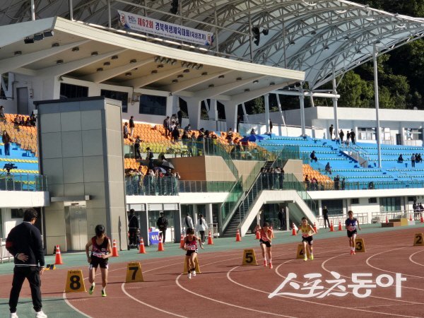 제62회 경상북도학생체육대회 육상경기가 진행되고 있다. 사진제공 ㅣ 경북교육청