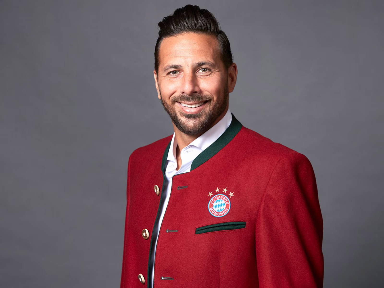 클라우디오 피사로 바이에른 뮌헨 앰배서더는 한국축구의 저력이 적응력과 강인함이라고 설명했다. 손흥민과 맞대결을 펼치고 김민재를 지켜본 뒤 내린 결론이다. 그는 28일 서울 한남동에 개소한 바이에른 뮌헨 서울 사무소를 통해 한국에 제2의 손흥민과 김민재가 발굴되길 바랐다. 사진출처│바이에른 뮌헨 홈페이지