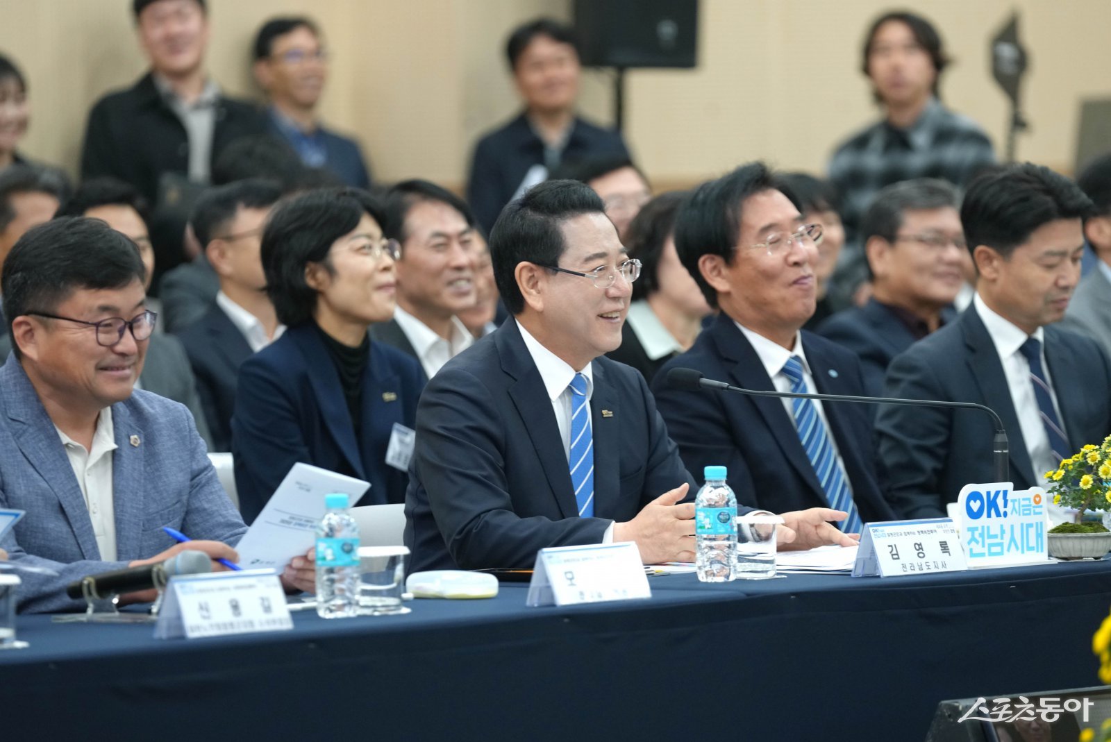 김영록 전라남도지사가 지난 28일 함평 어울림커뮤니티센터에서 열린 ‘함평군 정책비전 투어’행사에 참석해 인사말을 하고 있다. 사진제공=전남도