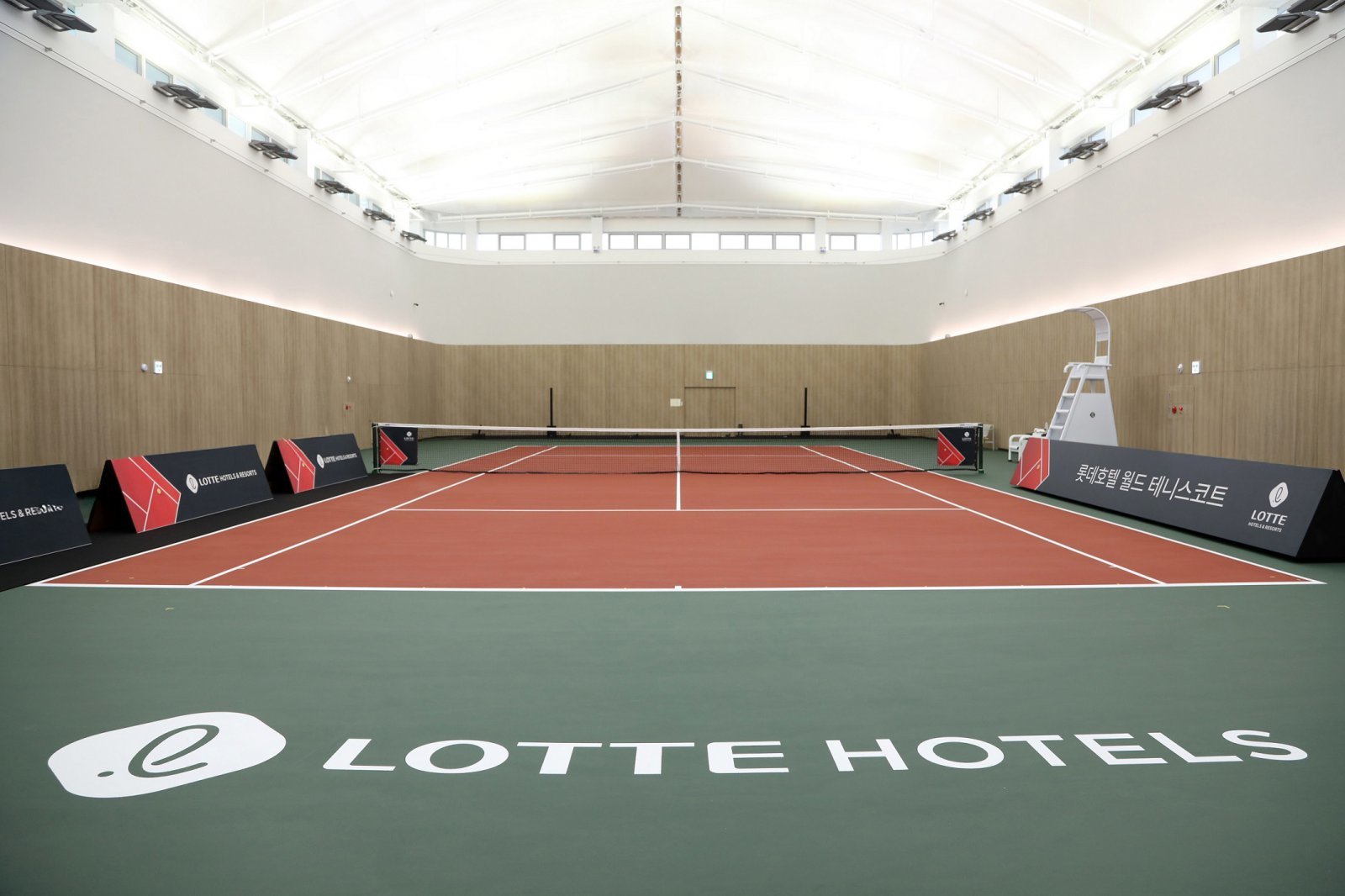 롯데호텔 월드, 실내 테니스코트