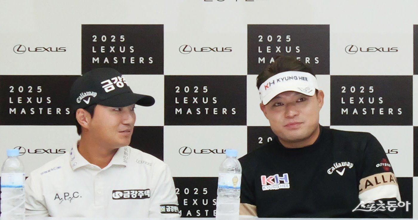 이승택(오른쪽)과 옥태훈이 29일 페럼클럽에서 열린 렉서스 마스터즈 공식 기자회견에서 나란히 앉아 취재진의 질문을 듣고 있다. 사진제공 | 대회조직위