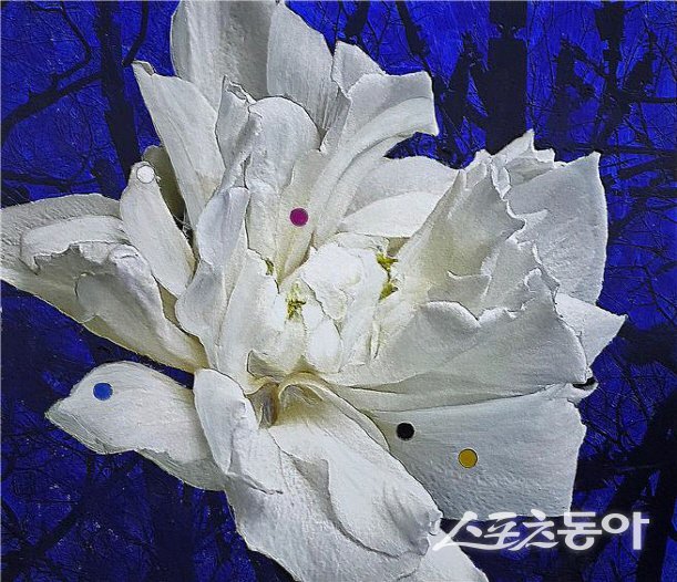 무궁화향기 시리즈  혼합재료 53cm x 56cm  2025.  사진제공ㅣ사단법인 한국무궁화미술협회