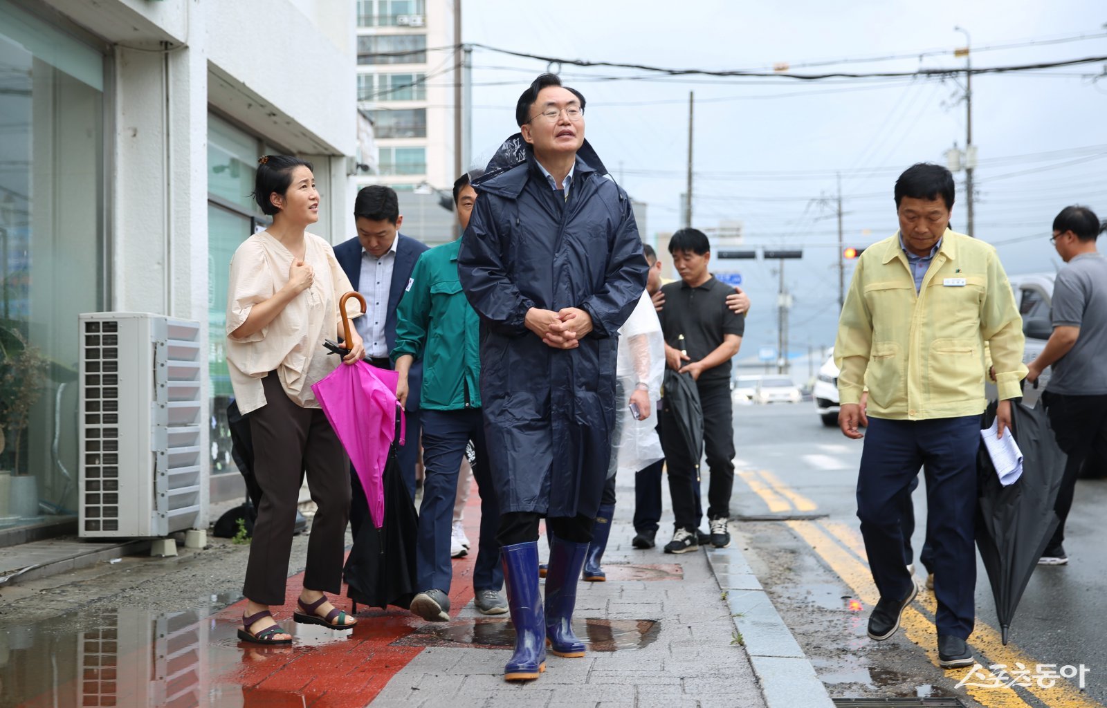 윤병태 나주시장이 지난 7월 집중호우로 침수된 금천면 소재지 일원을 점검하고 있다. 사진제공=나주시