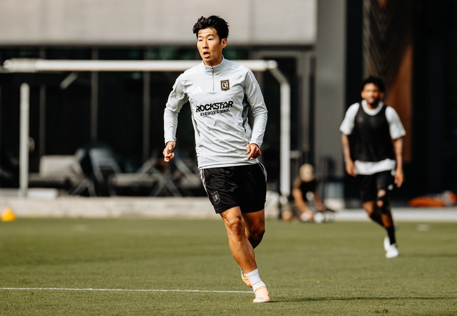 높아지는 ‘손메대전’ 기대감…MLS PO출격 ‘유관력’ 손흥민 기본 연봉만 무려 1000만 달러 이상, 메시와 MLS 투톱