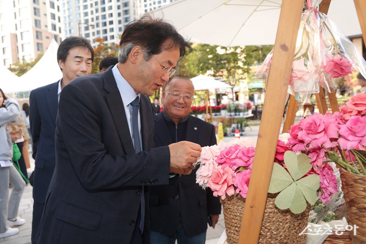 올해 마지막 꽃 축제 ‘고양 꽃향기 페스타’ 개막…이동환 시장 