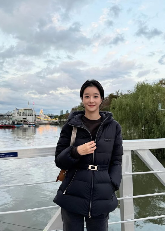 서예지, 슬림핏 ‘마라테아 미드’로 겨울 여신 등판[입스타그램]