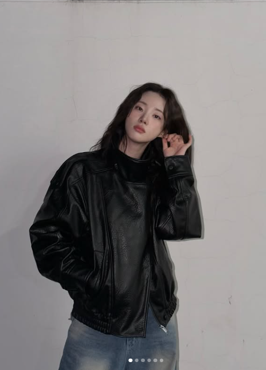 신시아, 가죽 자켓으로 쿨내 진동! 힙스터 무드 완성 [입스타그램]