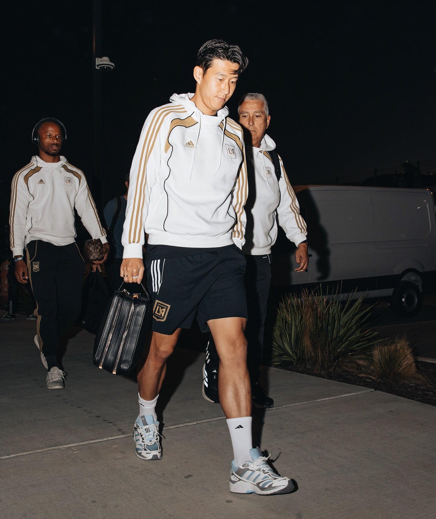 [౸] 1-1, LAFC ƾ 3-0  