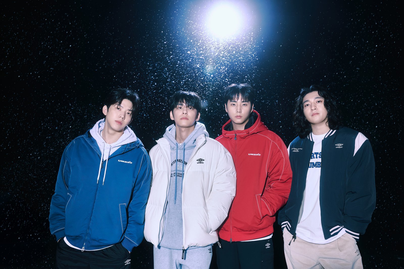 겨울의 데이식스, 별들 아닌 눈발 앞에서…훈훈한 비주얼 [화보]