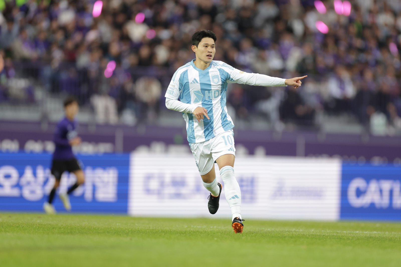 울산 노상래 감독대행은 “이동경이 전역하자마자 참 힘들겠지만, 우리 팀에서 연계와 결정력을 발휘해주길 바란다”며 수원FC전 활약을 기대했다. 사진제공|KOVO