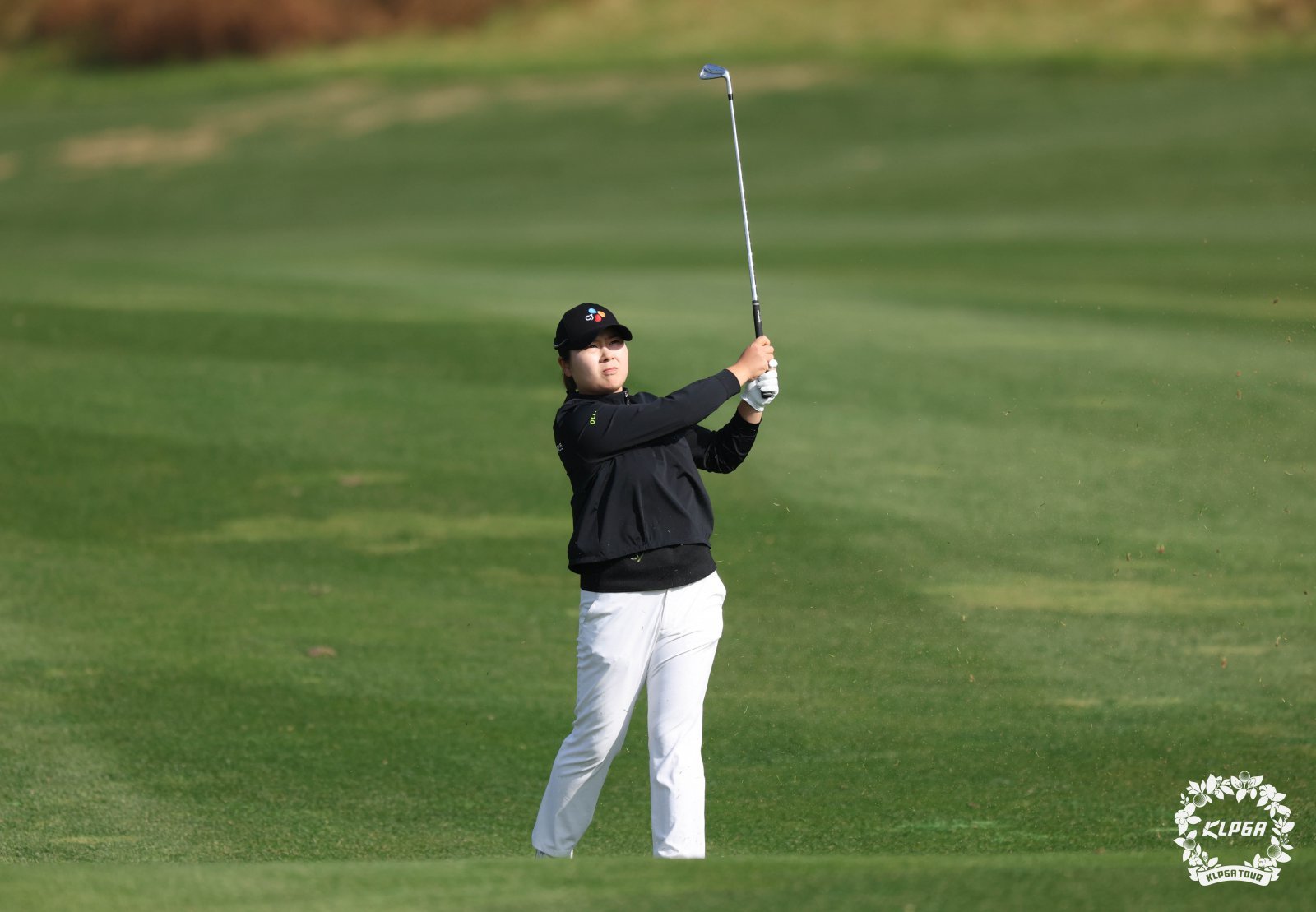 시즌 최종전에서 상금왕에 올라 공동 다승왕까지 2관왕을 차지한 홍정민. 사진제공  |  KLPGA