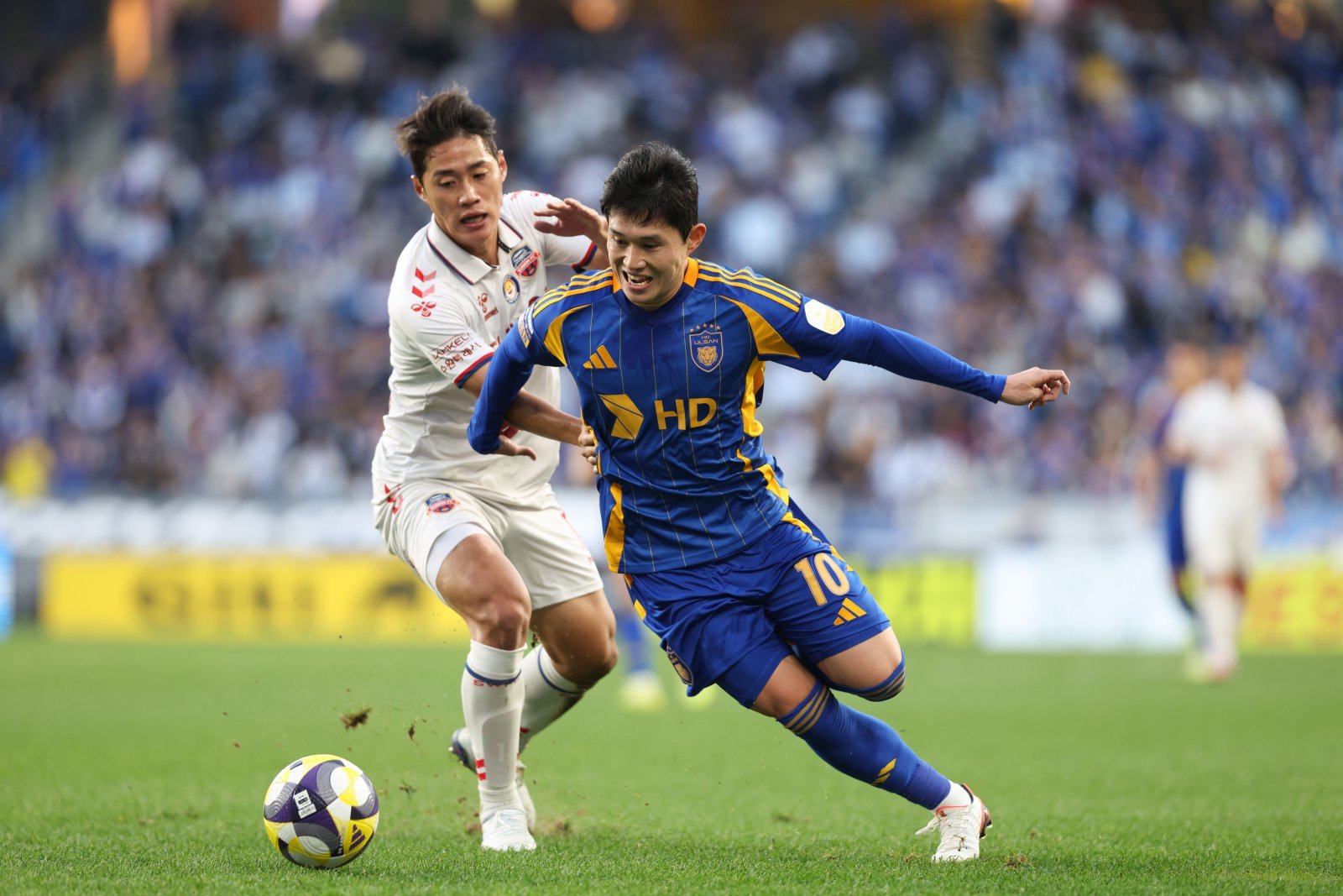 노상래 울산 감독대행은 9일 수원FC와 홈경기가 끝난 뒤 이동경의 부상에 대해 “감독으로선 팀을 위해 헌신해준 (이)동경이에게 미안하다. 큰 부상이 아니었으면 한다”고 말했다. 사진제공｜한국프로축구연맹