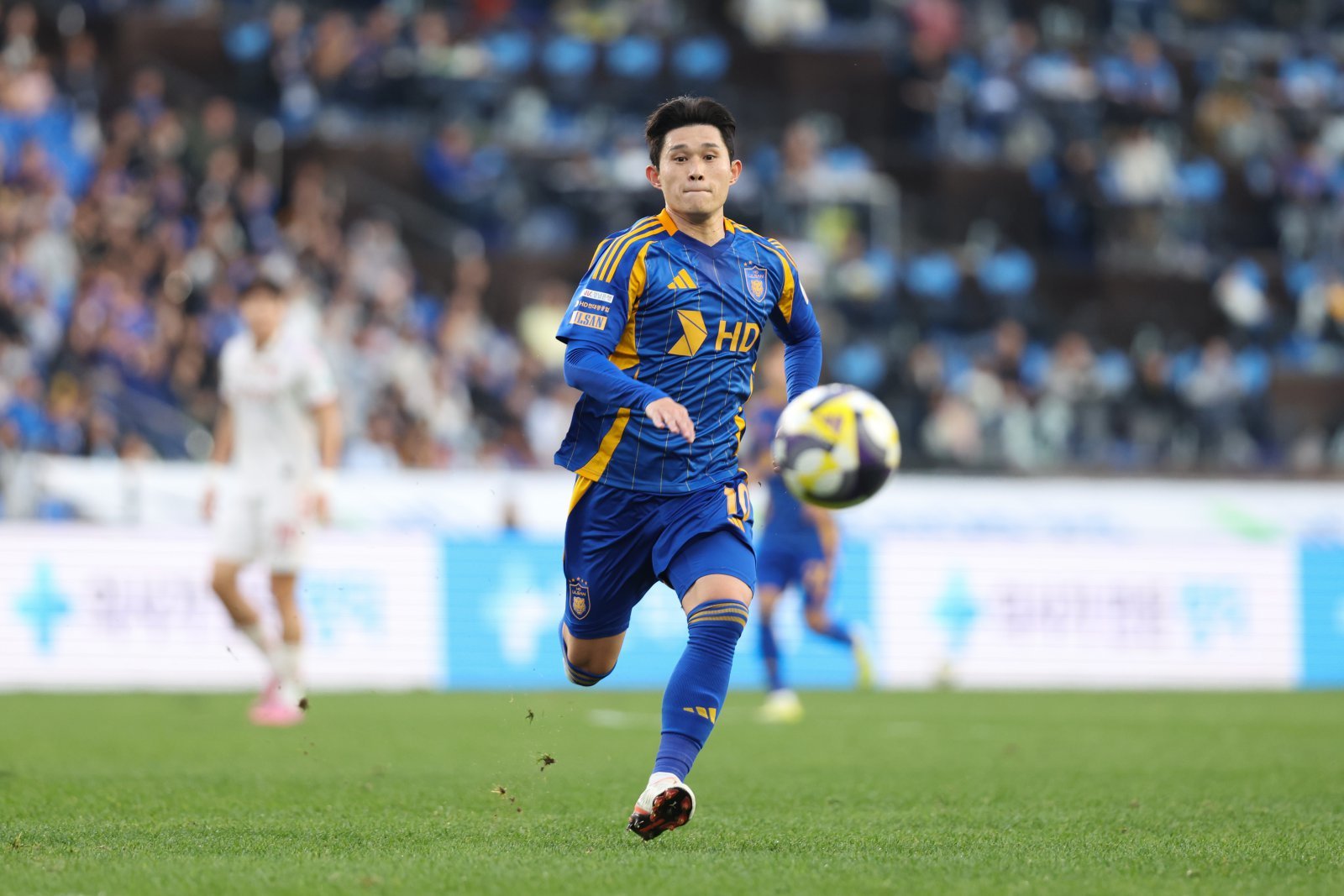 노상래 울산 감독대행은 9일 수원FC와 홈경기가 끝난 뒤 이동경의 부상에 대해 “감독으로선 팀을 위해 헌신해준 (이)동경이에게 미안하다. 큰 부상이 아니었으면 한다”고 말했다. 사진제공｜한국프로축구연맹