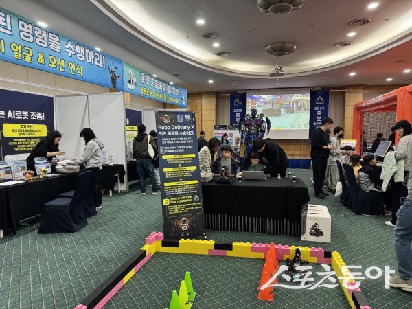 경상북도교육청 ‘2025 경북교육 로봇 챔피언십(R.C.) 페스티벌’이 진행되고 있다. 사진제공 ㅣ 경북교육청