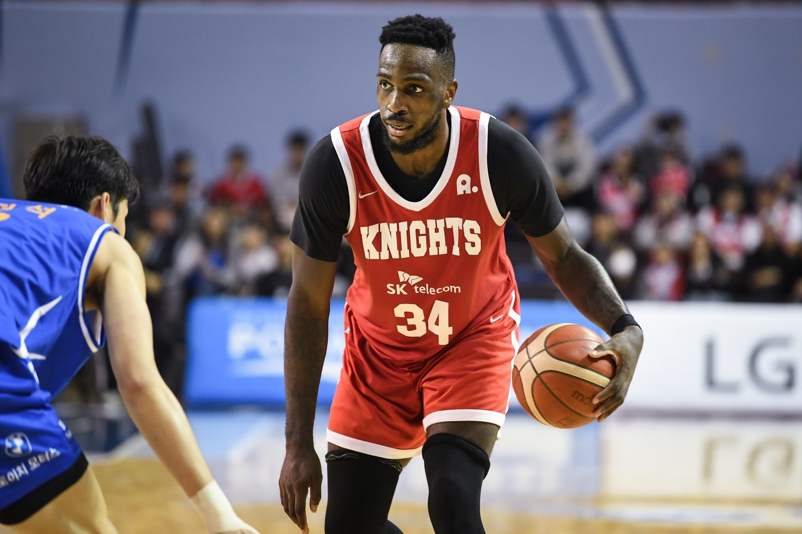 SK 자밀 워니는 자신의 공격 비중을 줄이고, 동료를 살리는 농구를 하려고 한다. 사진제공|KBL