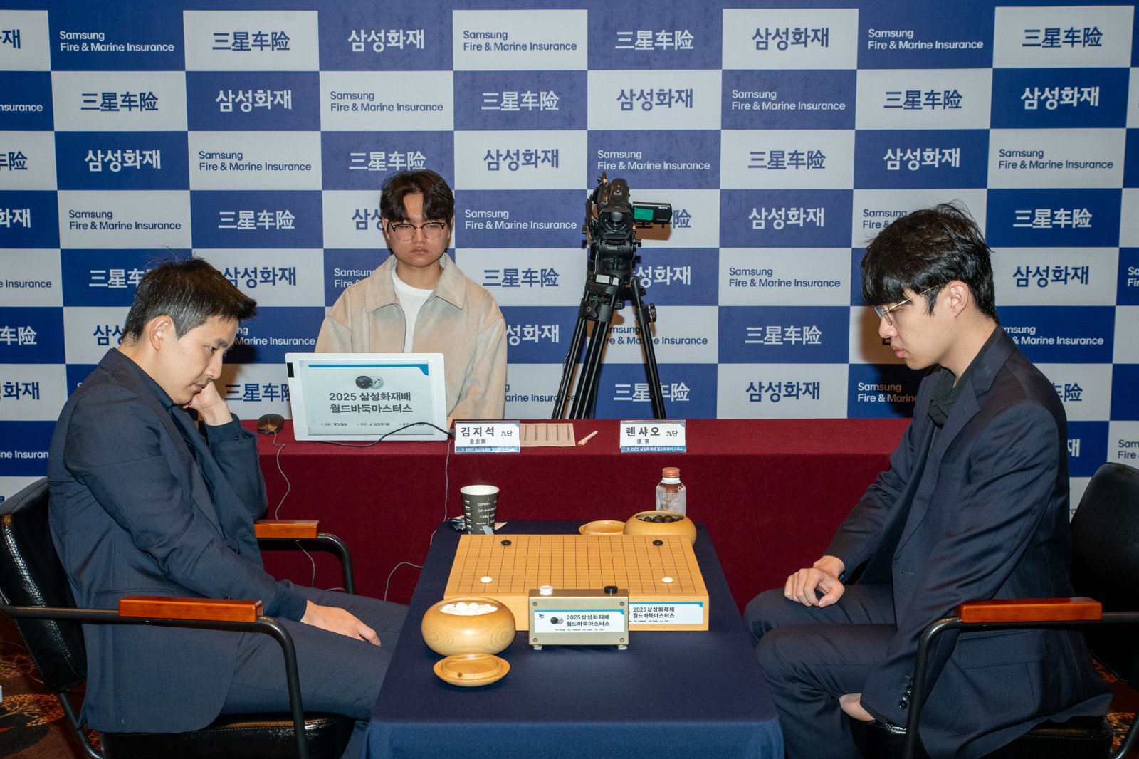 김지석 9단(왼쪽) vs 중국 롄샤오 9단